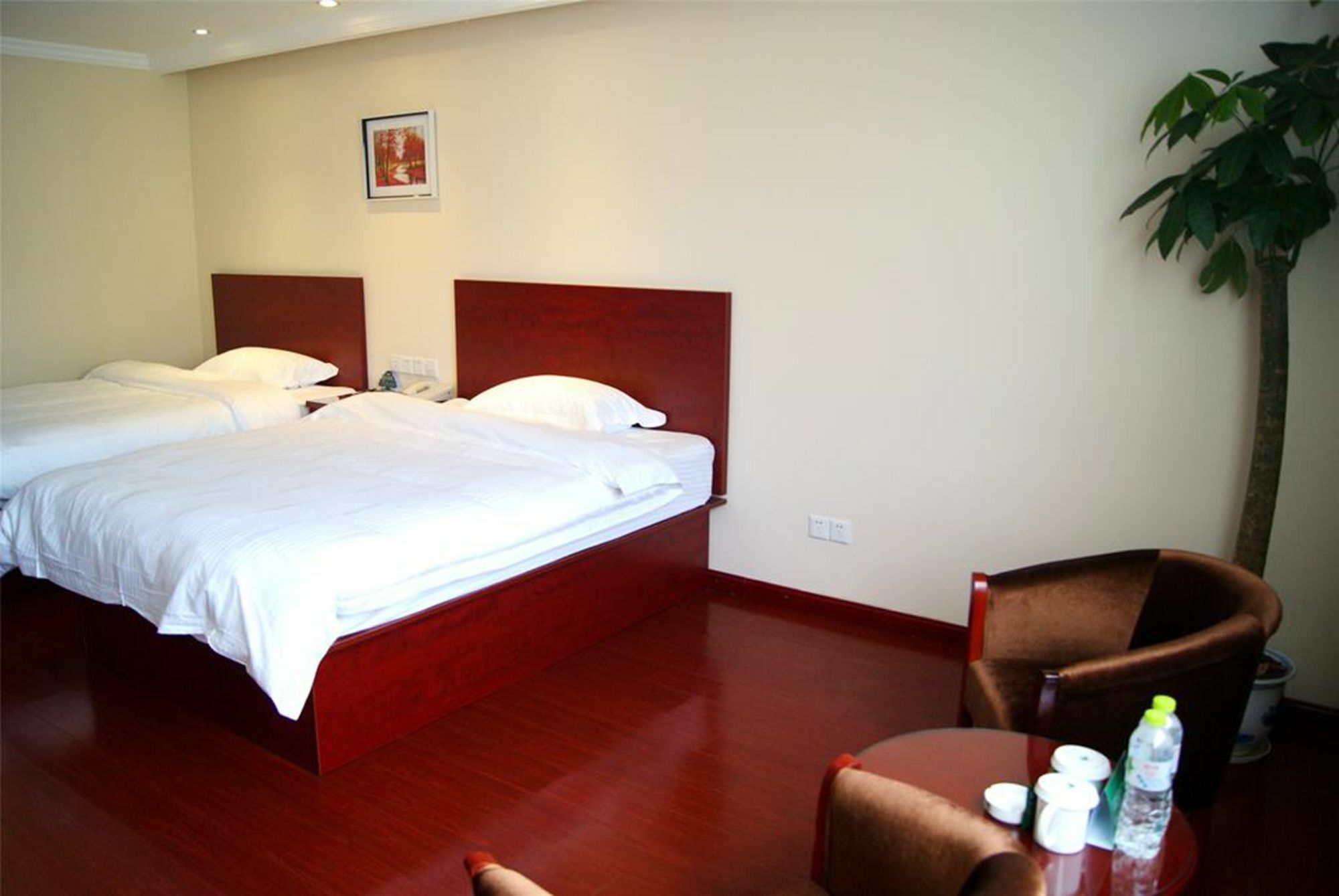 Greentree Inn Zhejiang Taizhou Tiantai Bus Station Express Hotel Екстер'єр фото